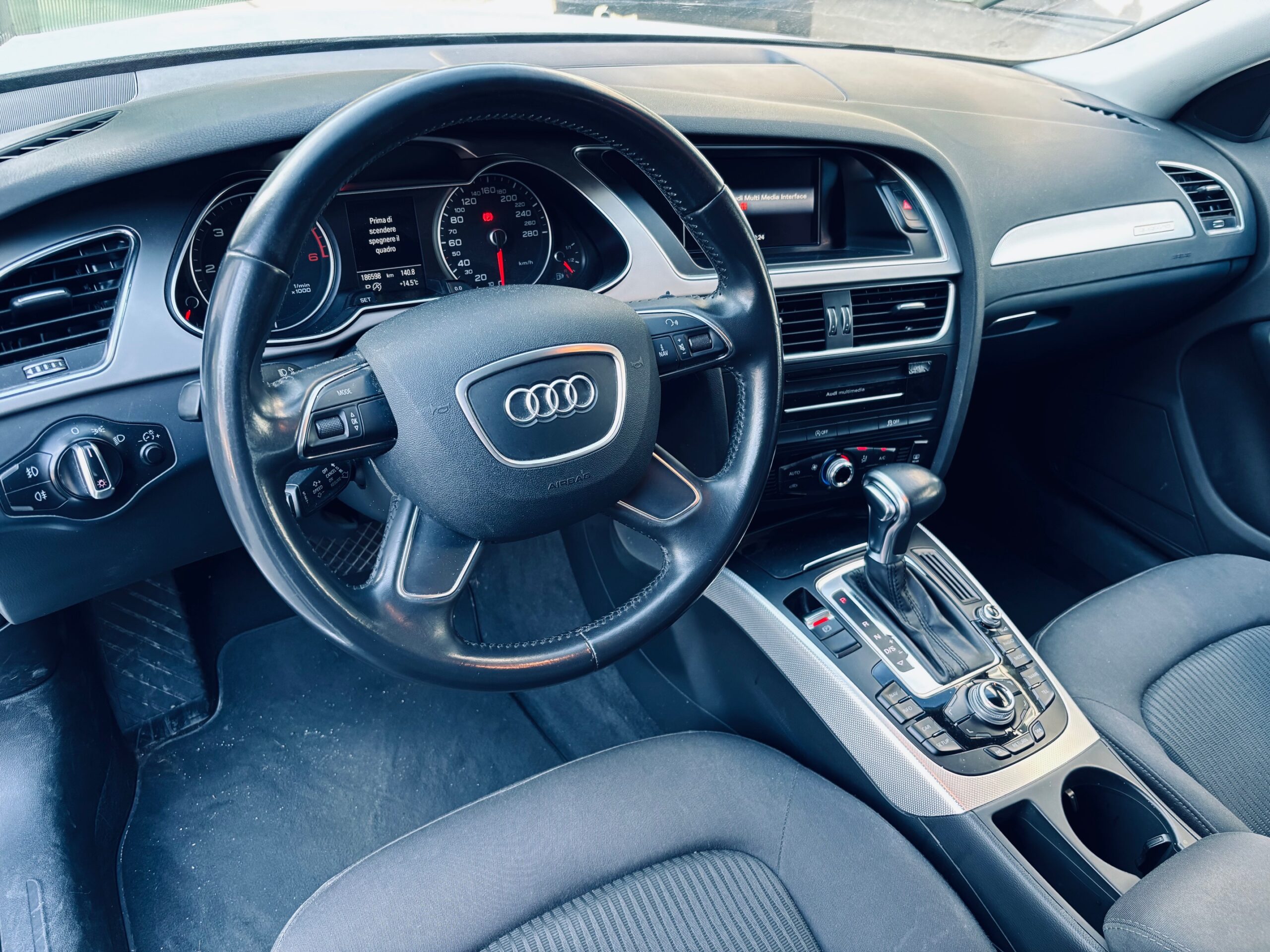 AUDI A4 Avant 2.0 tdi quattro S-tronic