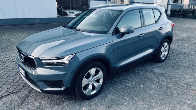 VOLVO XC40 T4