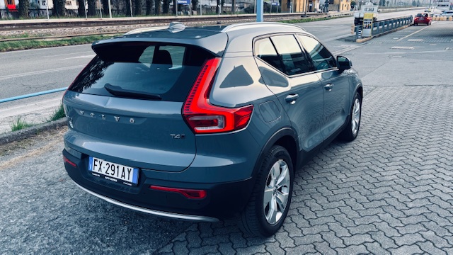 VOLVO XC40 T4