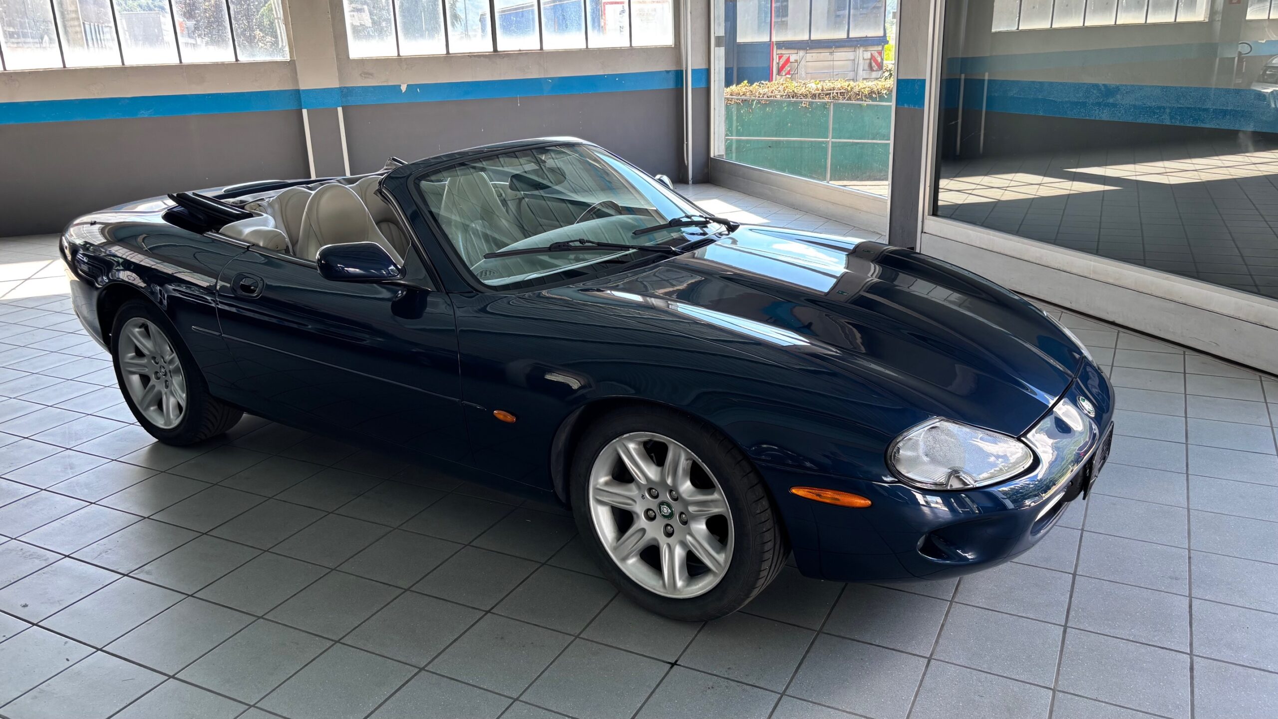 JAGUAR XK8 4.0 V8 CONVERTIBILE