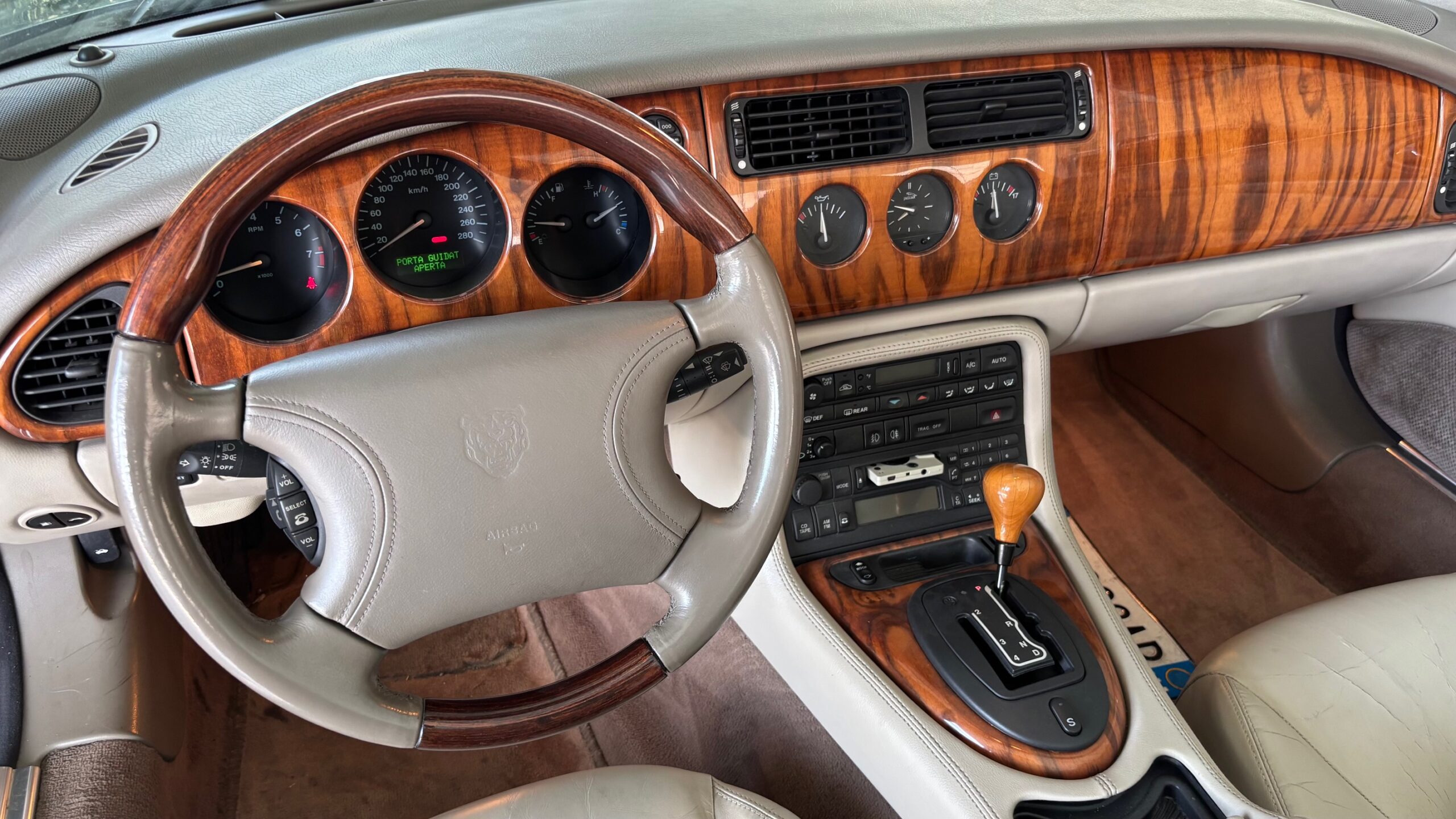 JAGUAR XK8 4.0 V8 CONVERTIBILE