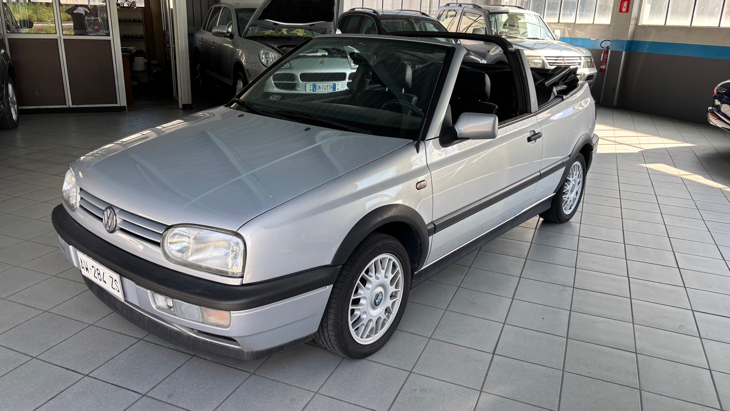 VW GOLF Cabriolet 1.6 Sport