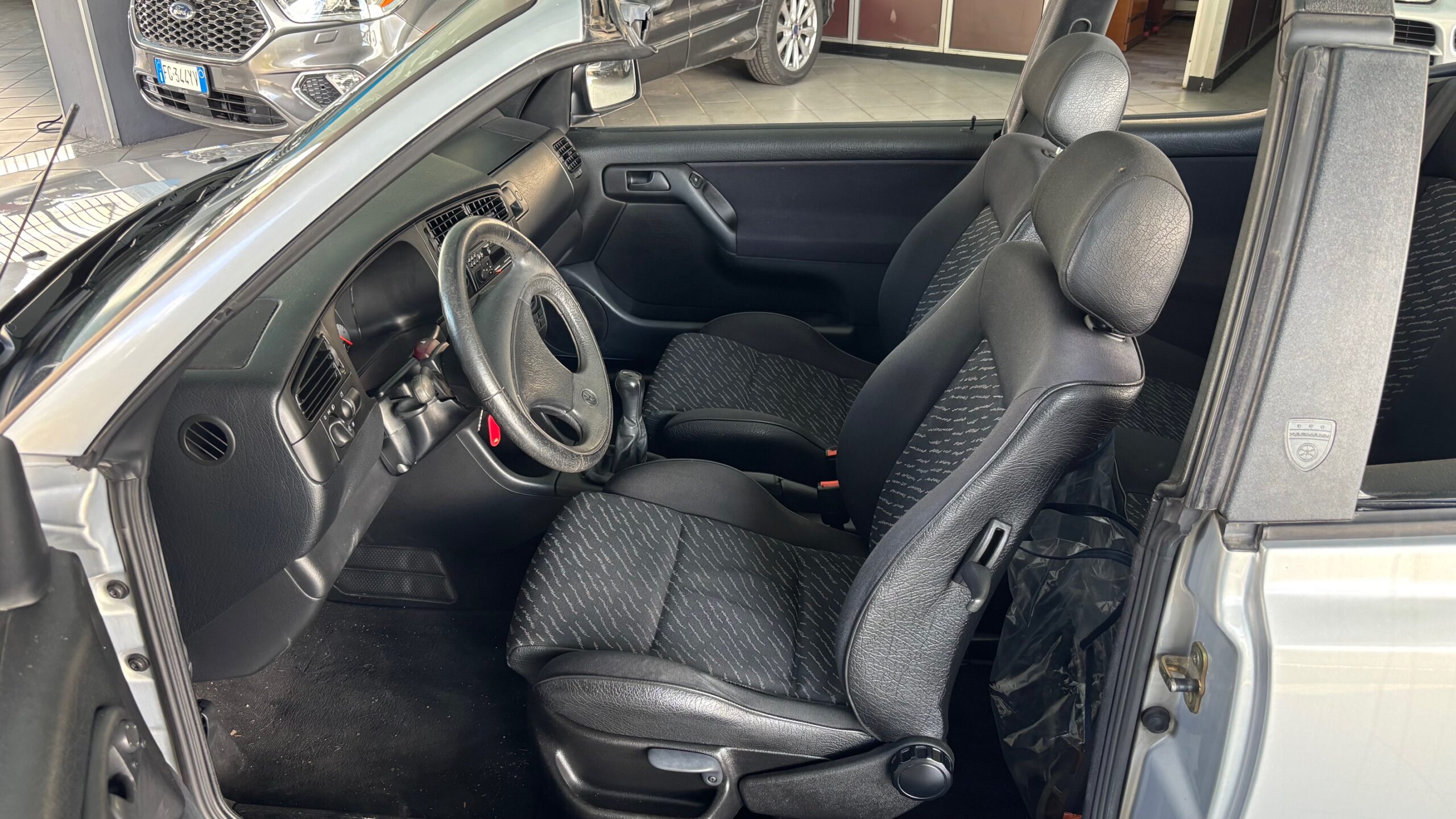 VW GOLF Cabriolet 1.6 Sport