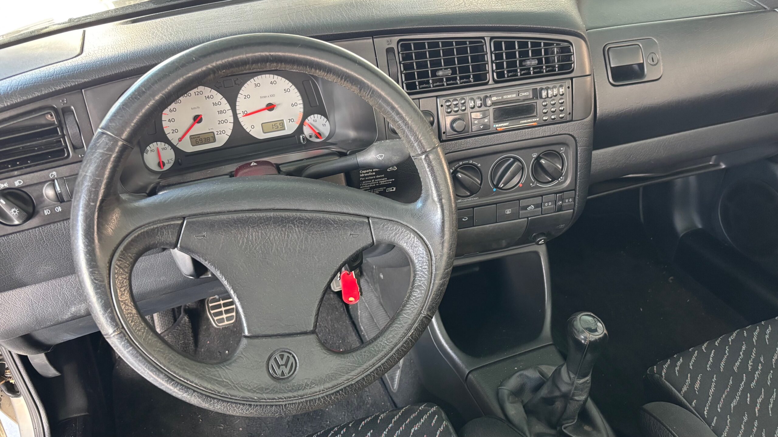 VW GOLF Cabriolet 1.6 Sport