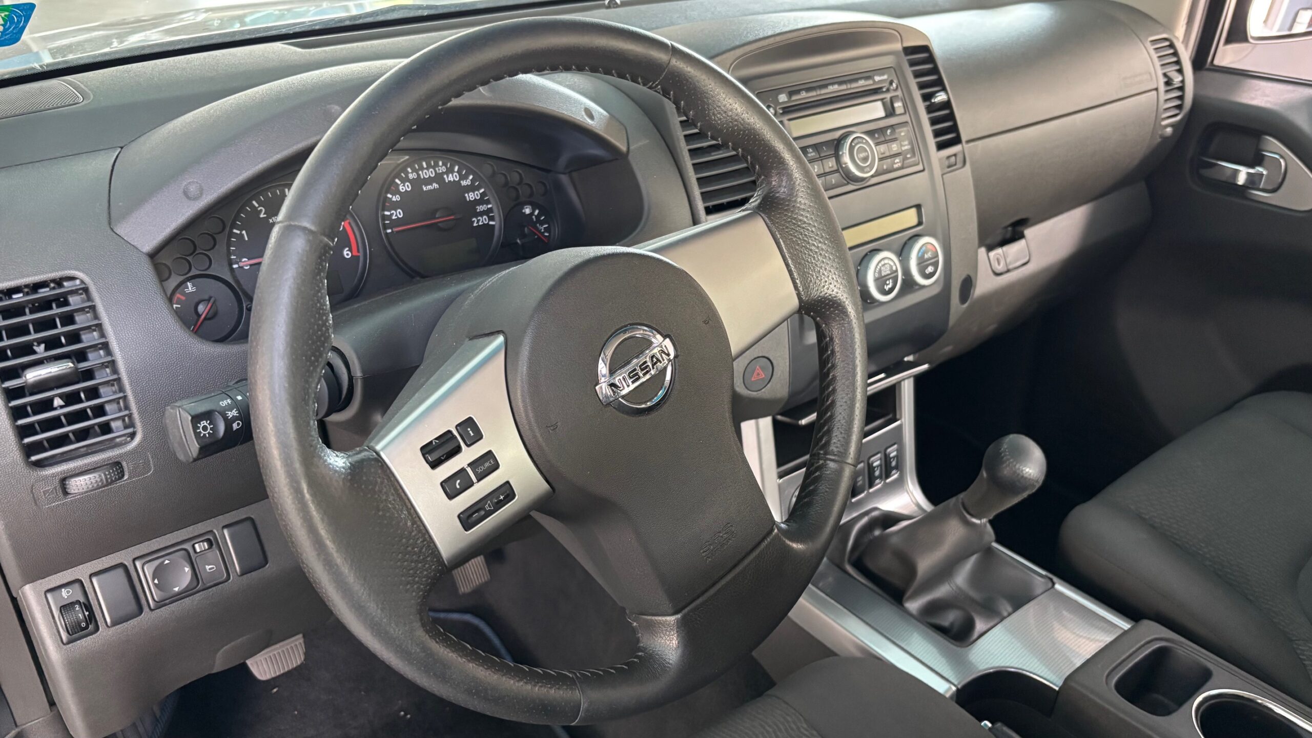 NISSAN PICK-UP