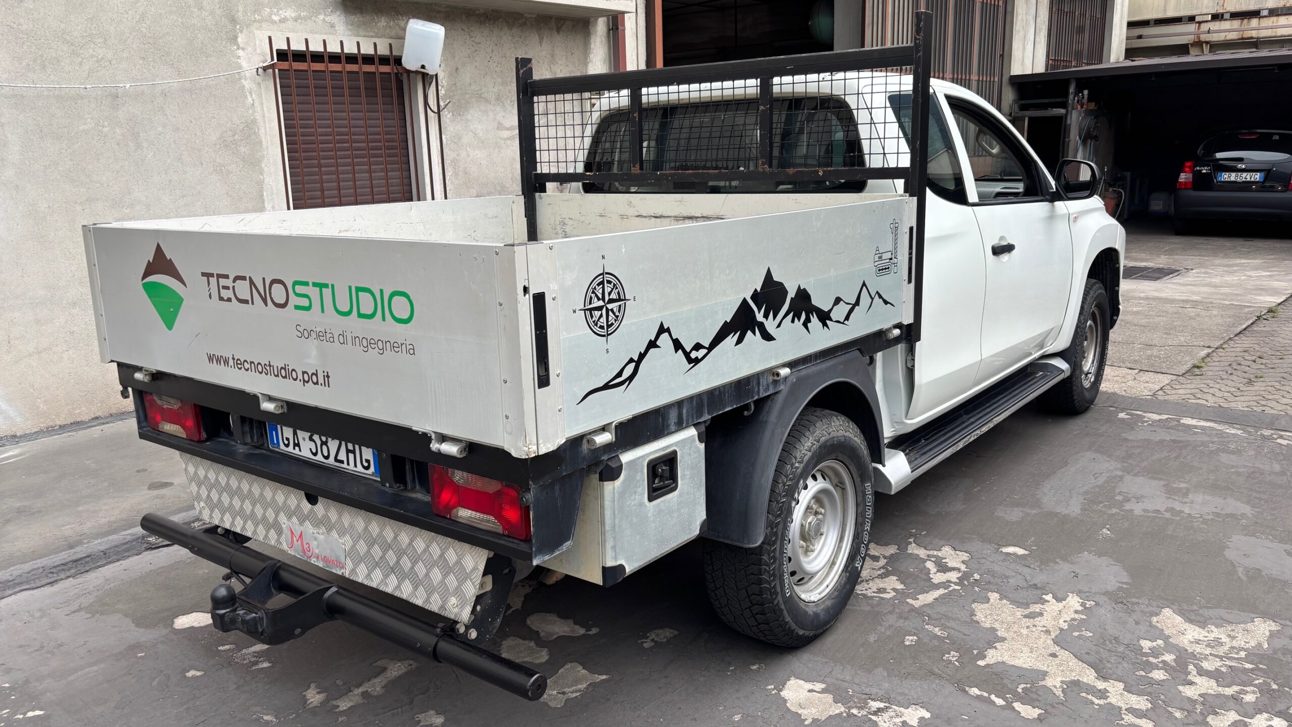 MITSUBISHI PICK-UP
