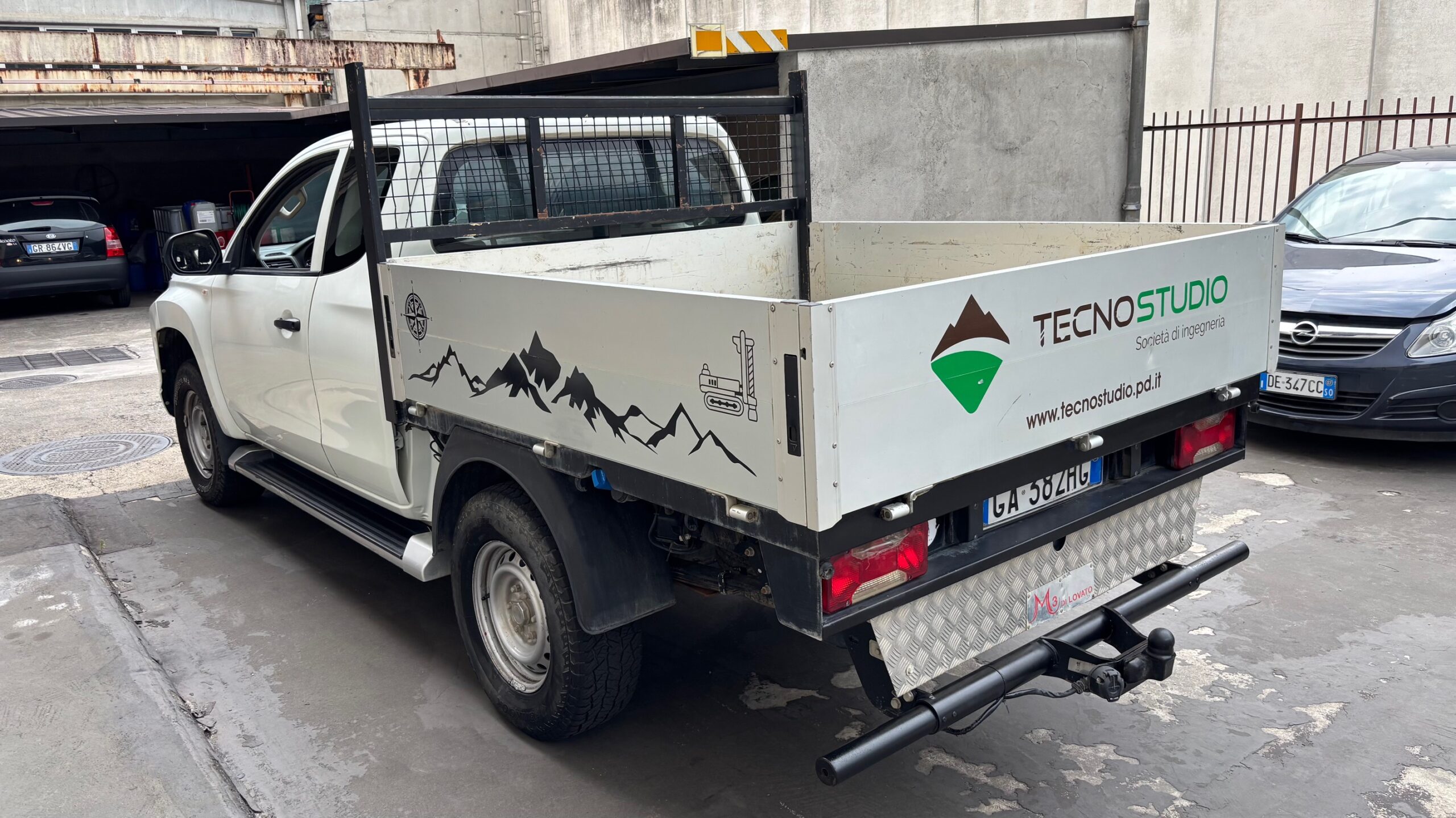 MITSUBISHI PICK-UP