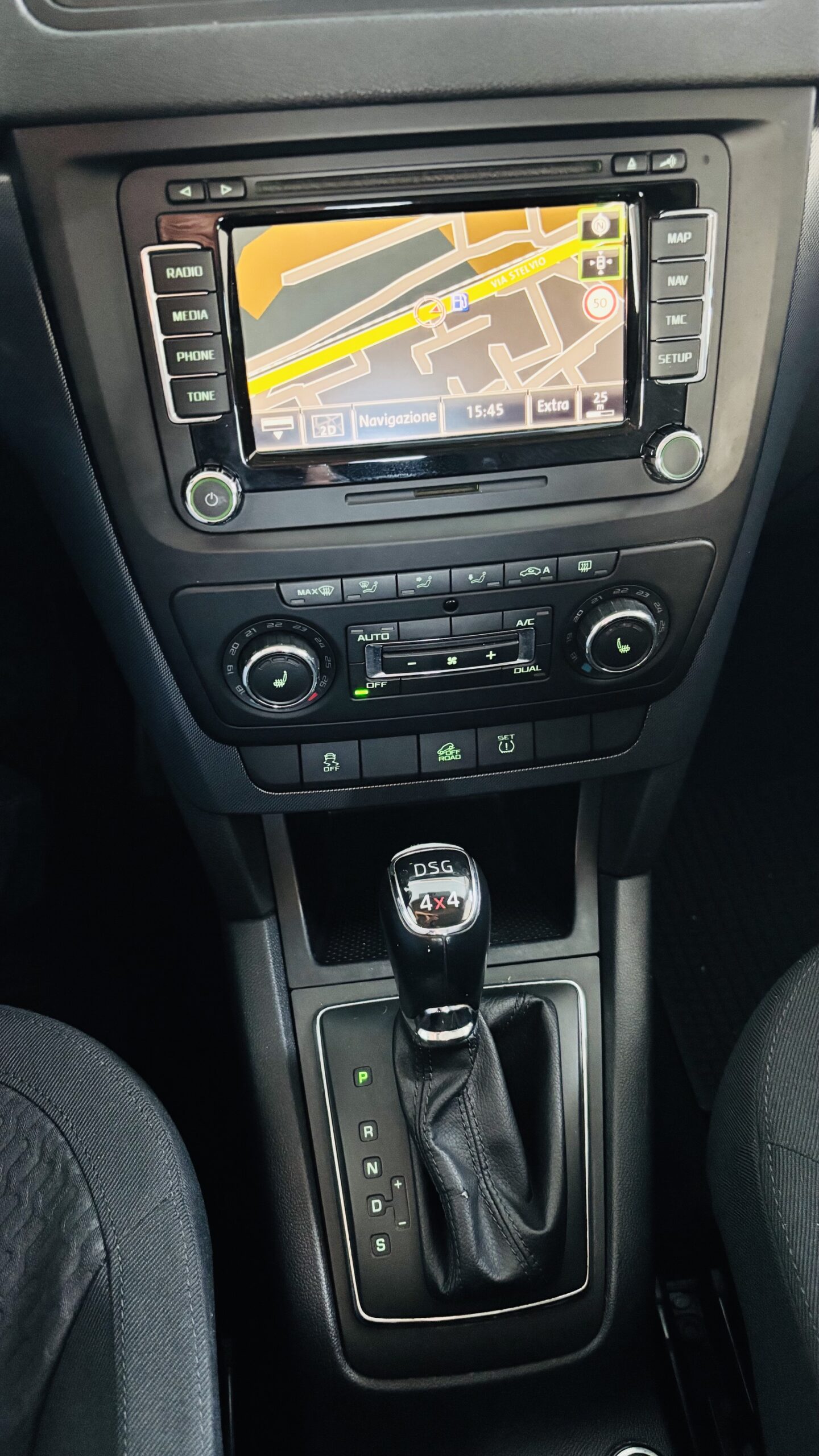 SKODA YETI 2.0 Tdi 170cv 4×4 DSG ELEGANCE